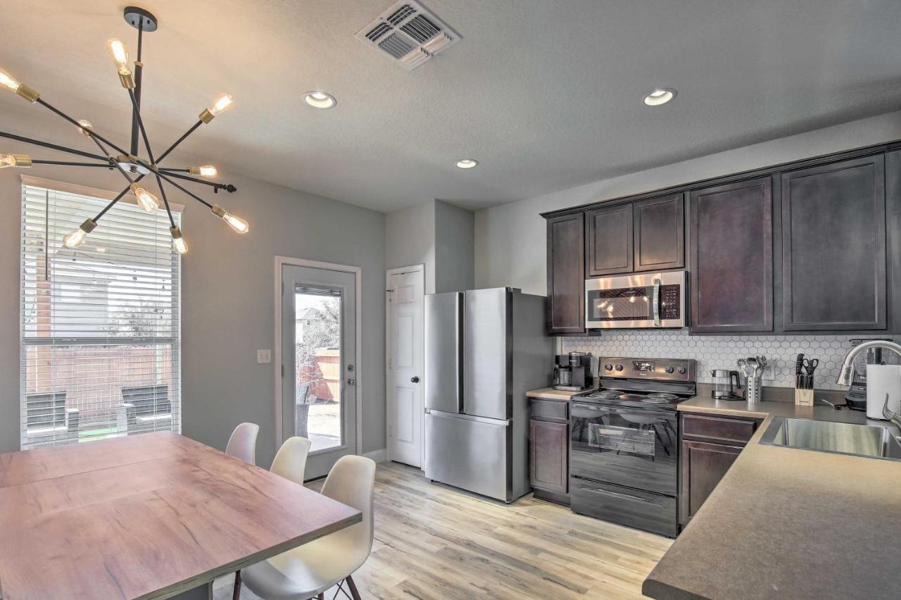 San Antonio Home With Patio And Grill Near Seaworld! ภายนอก รูปภาพ